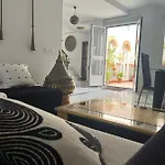 Alyana 호스텔 *