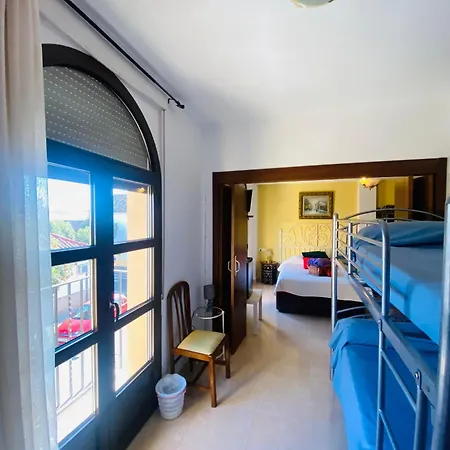 Vandrerhjem Alyana *